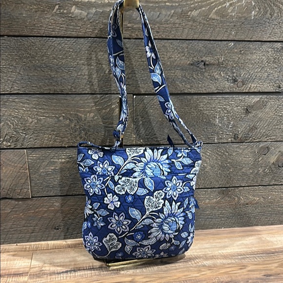 Vera Bradley Trio Zip Hipster Crossbody Bag in Tropic Tapestry Blue Floral EUC - Picture 2 of 11